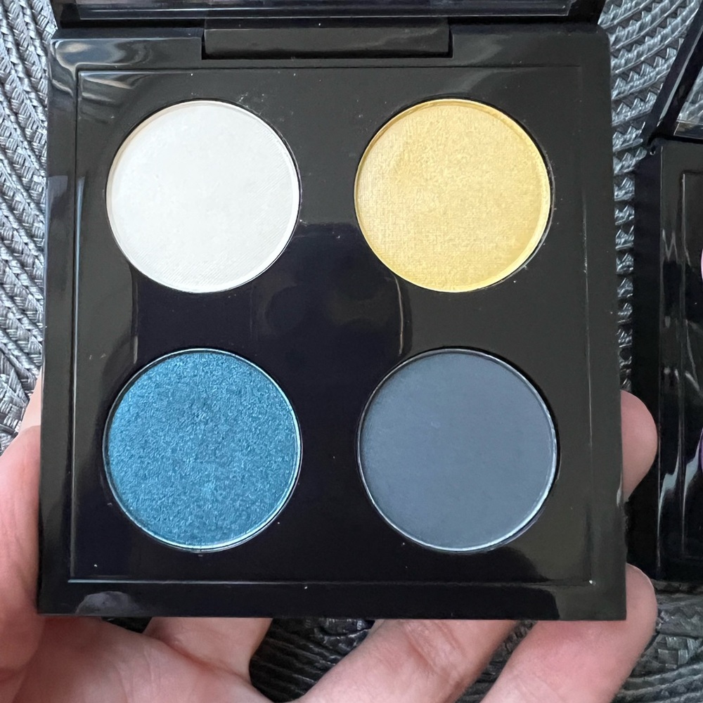 MAC Colour Added Eyeshadow Quad RARE Yellow Blue